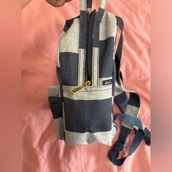 Herschel Mini backpack - Picture 4 of 10